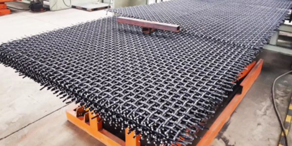 Woven Wire Screens: The Complete Guide
